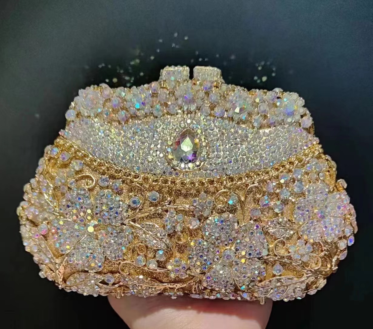 Women Bags Gold - حقيبة سهرة نسائية معدنية ذهبية مزينة