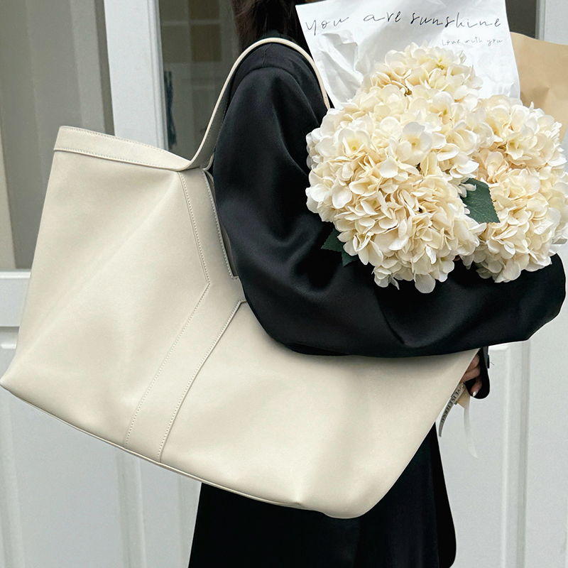 حقائب يد نسائية فاخرة من الجلد - مراجعة Women Bags In Sale وسعره