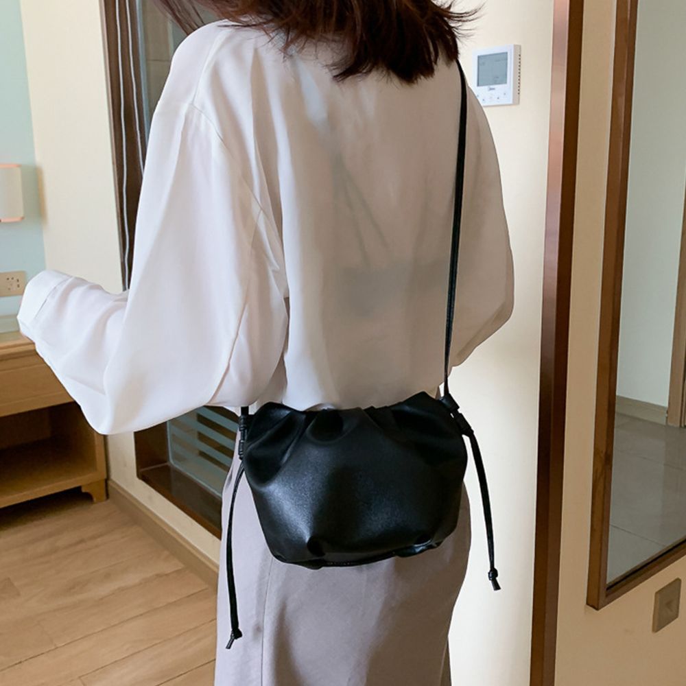 حقيبة يد عصرية كاجوال من الجلد - مراجعة Women'S Bags Very وسعره