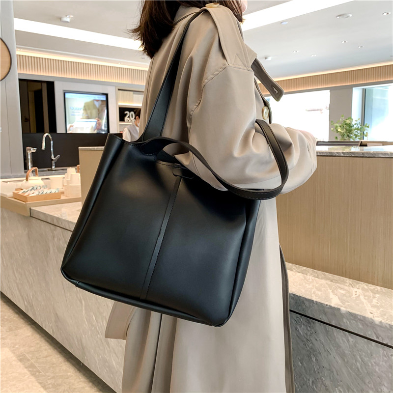 حقائب تسوق من الجلد الصناعي لل - مراجعة Women Bags Popular Brands وسعره